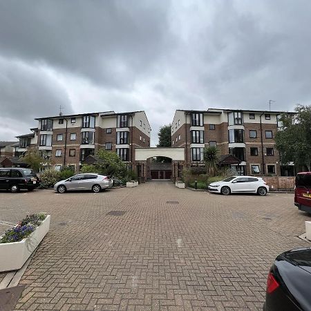 Canary Wharf Haven - Spacious & Homely Entire 1 Bedroom Flat 伦敦 外观 照片