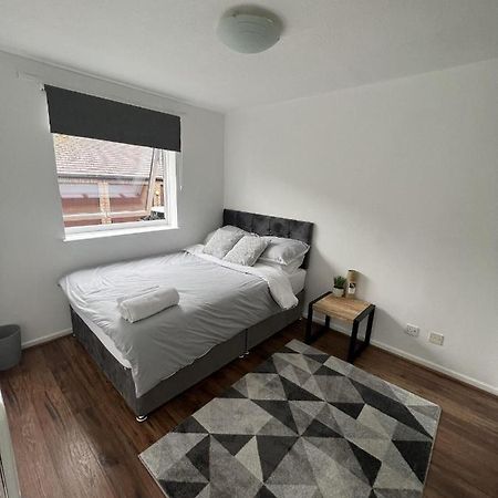 Canary Wharf Haven - Spacious & Homely Entire 1 Bedroom Flat 伦敦 外观 照片