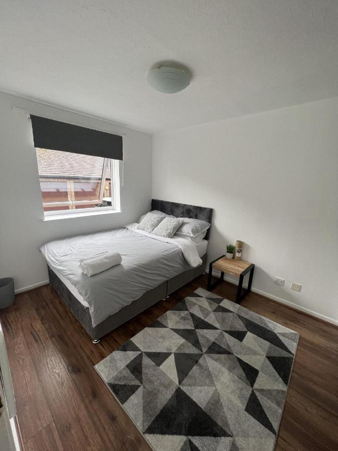 Canary Wharf Haven - Spacious & Homely Entire 1 Bedroom Flat 伦敦 外观 照片