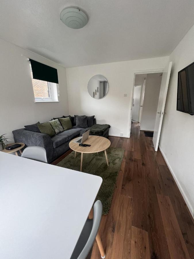Canary Wharf Haven - Spacious & Homely Entire 1 Bedroom Flat 伦敦 外观 照片