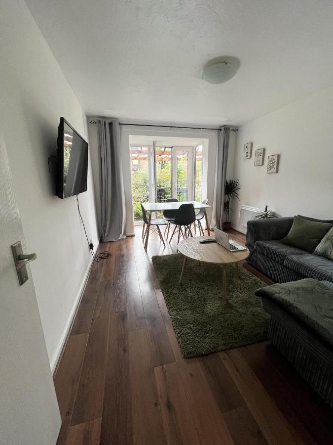 Canary Wharf Haven - Spacious & Homely Entire 1 Bedroom Flat 伦敦 外观 照片